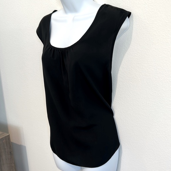 3/$15 Criss Cross Back blouse - Picture 4 of 7